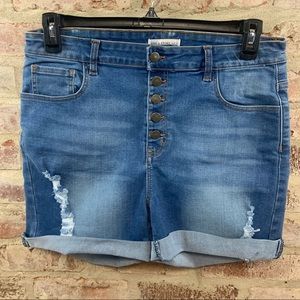 Button fly distressed stretch jean shorts large